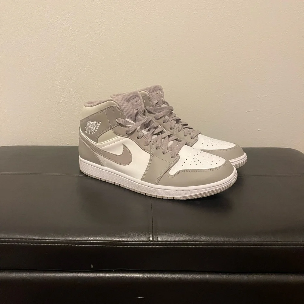 Men’s Jordan Ones - Picture 1 of 4